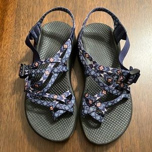 Women’s Z2 Chacos, size 8